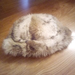 Faux fur Russian style women's hat w/satin lining